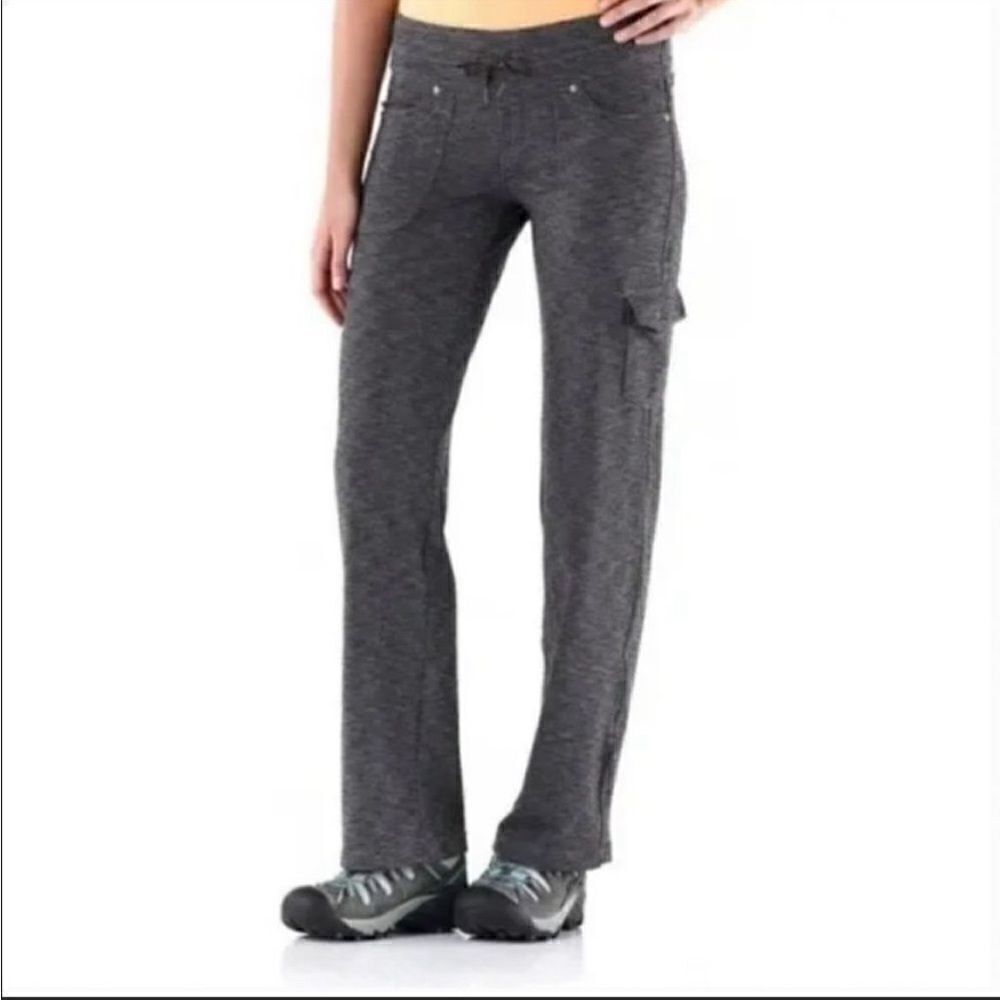 EUC WOMEN’S SIZE 6 SHORT KUHL MOVA STRAIGHT LEGGED SWEATPANTS